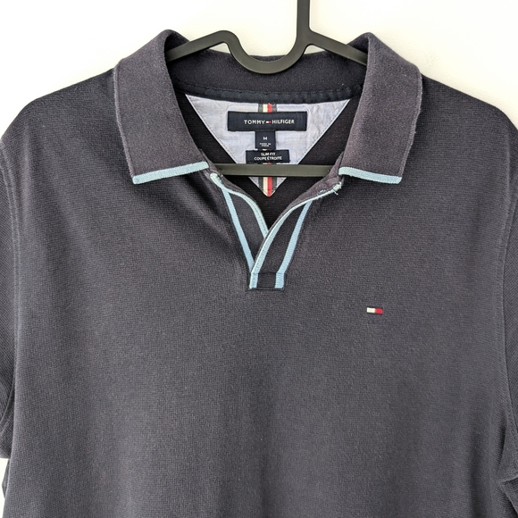 Tommy Hilfiger Women's Navy Polo with Light Blue Trim ~ Size Medium - Picture 2 of 8